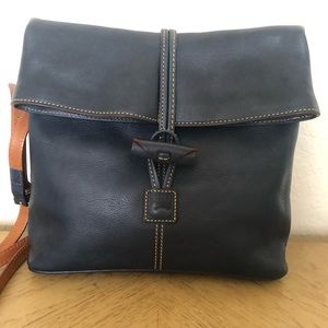Dooney & Bourke medium toggle crossbody